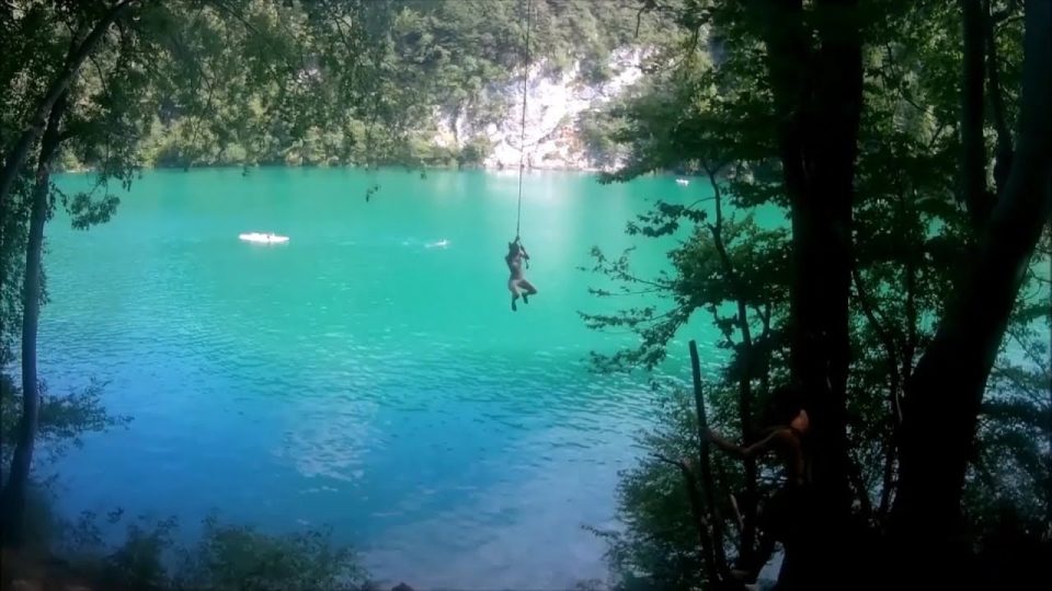 Salto de la liana - Lago de Lamar